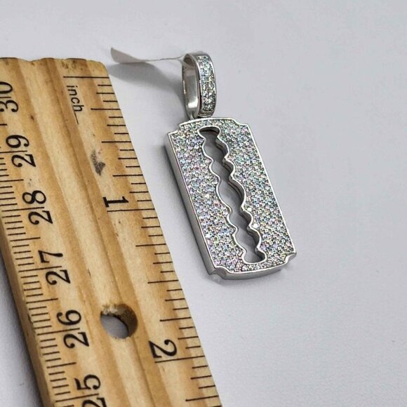 Brand New Sterling SIlver 925 Razor Blade Pendent - Picture 4 of 4